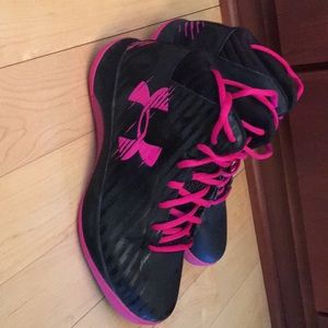 Women’s Basketball Shoes-Under Armour